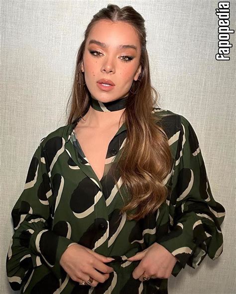 hailee steinfeld leaks|Hailee Steinfeld calls out Dickinson fan for leaking。